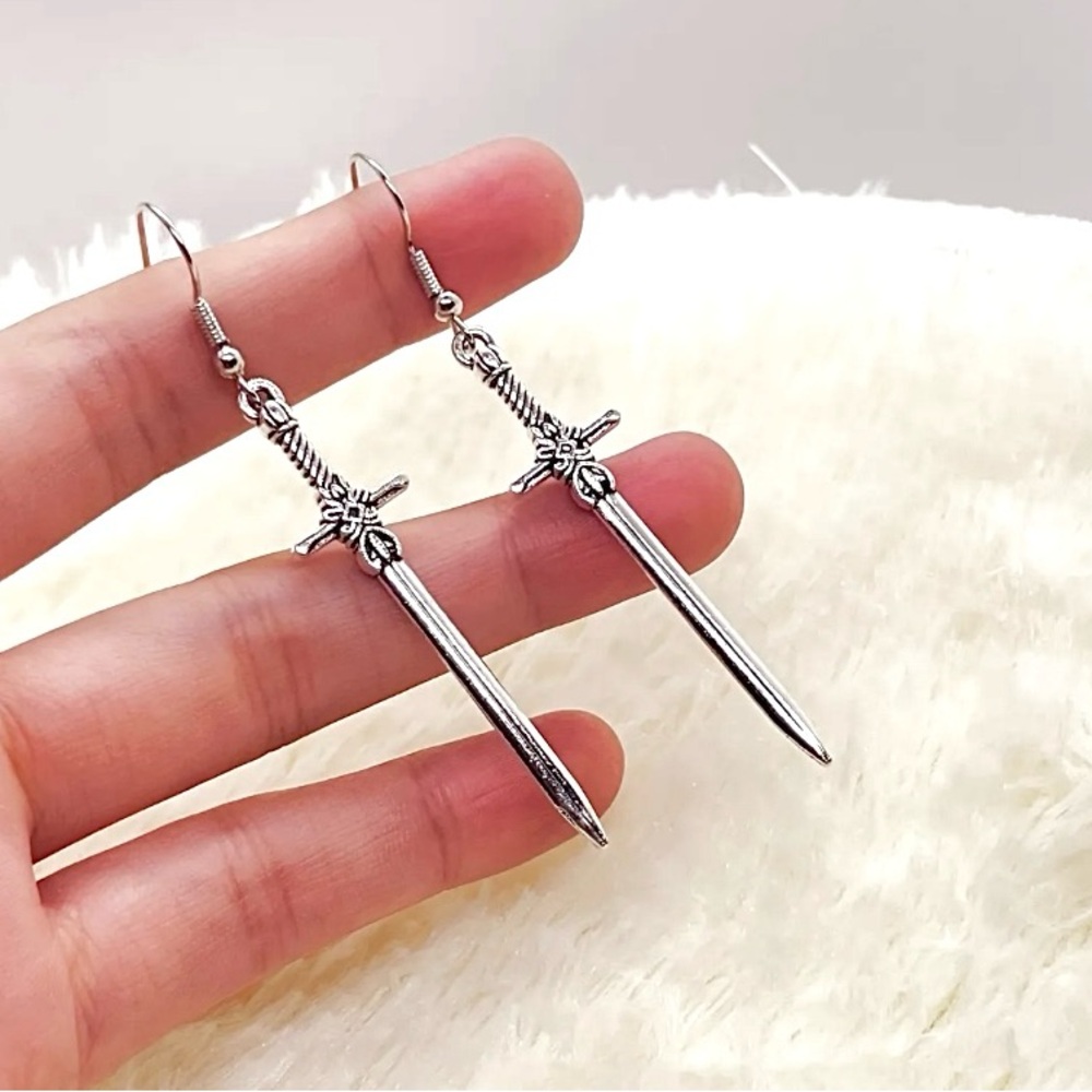NEW Sword Dagger dangle Earrings Silver color - Boutique